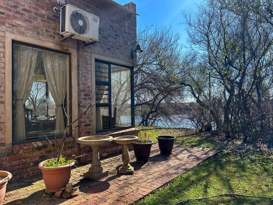 2 Bedroom Property for Sale in Potchefstroom Rural North West